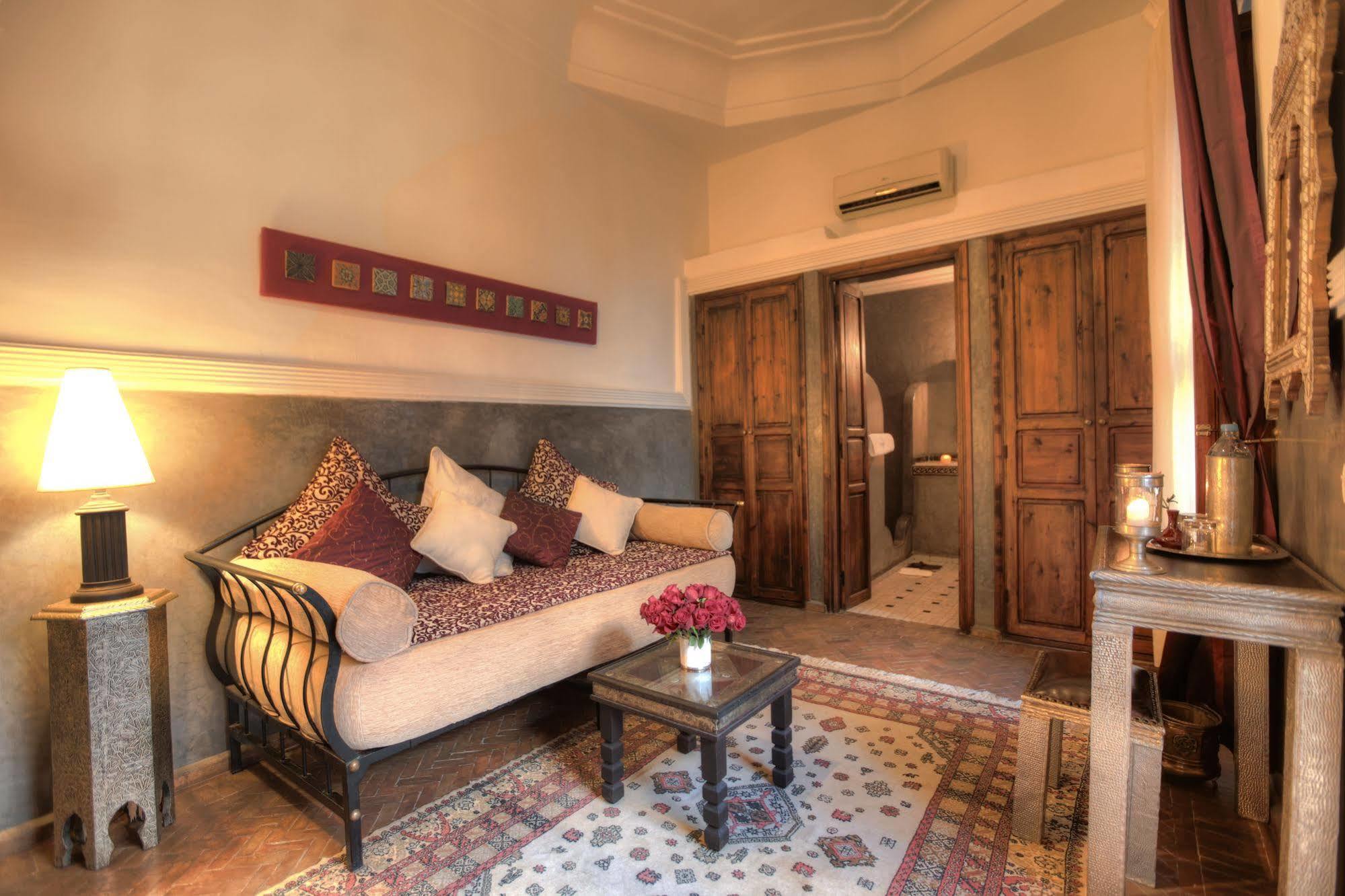 Riad Le Clos Des Arts Marrakesh Buitenkant foto
